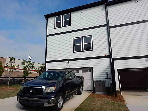 Building Photo - 701 Mulberry Walk