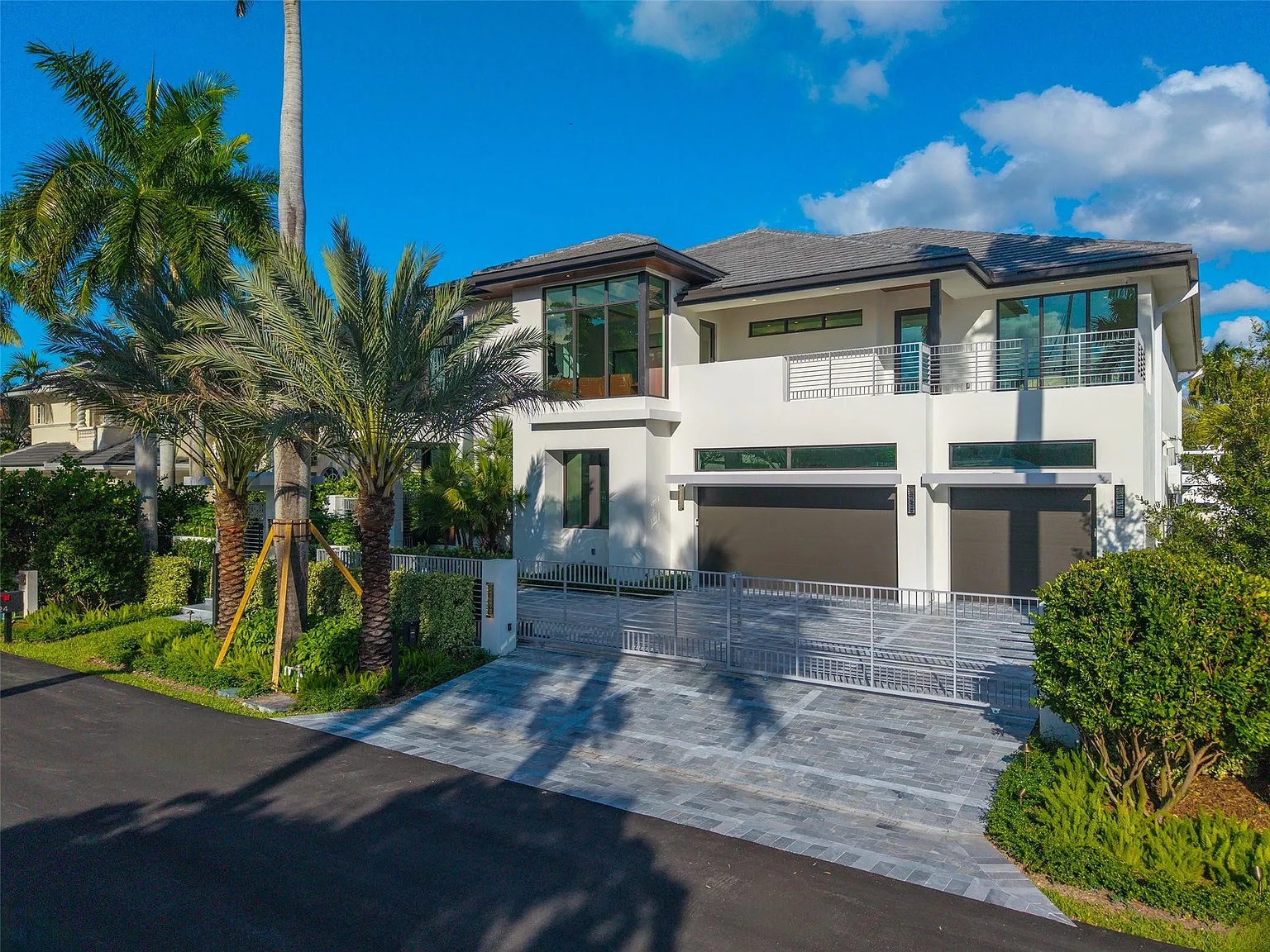 5 bed, 5.5 bath, 6479 sqft, $75,000 — Photo 3