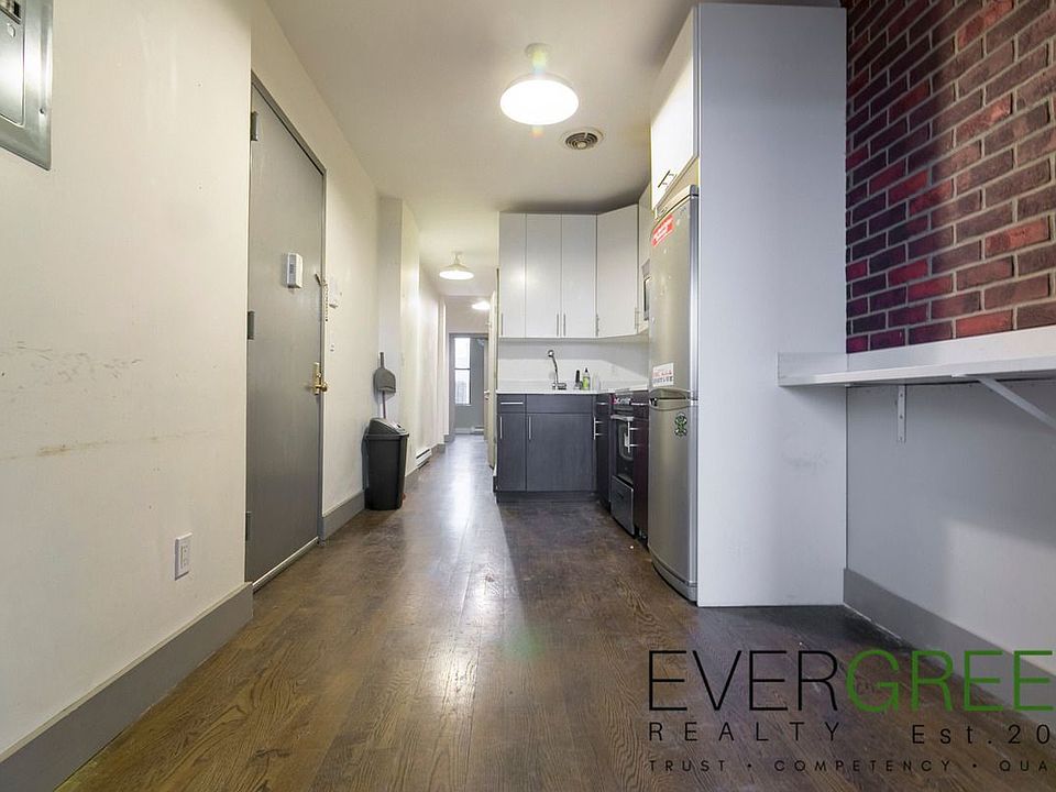 2nd image of 962 Myrtle Ave APT 1R