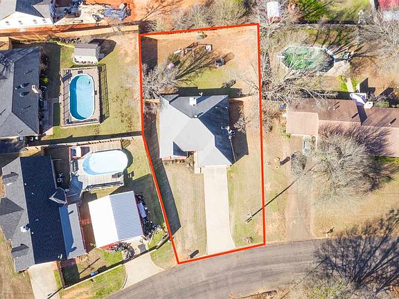 3rd image of 3703 Teri Lynn Dr