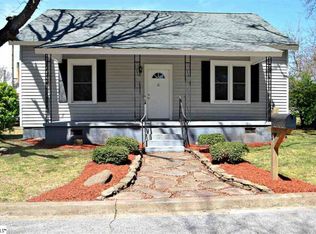 6 Gallivan St, Greer, SC 29650