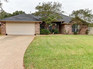 9000 Timber Knoll Dr, College Station, TX 77845