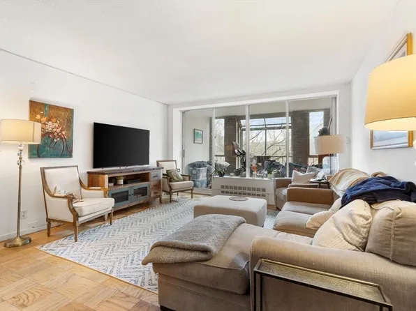 99 Pond Ave APT 417, Brookline, MA 02445