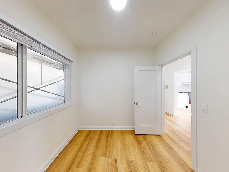 2369 Le Conte Avenue — Photo 4