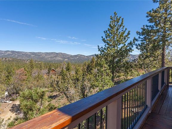 4th image of 995 Alpine Way