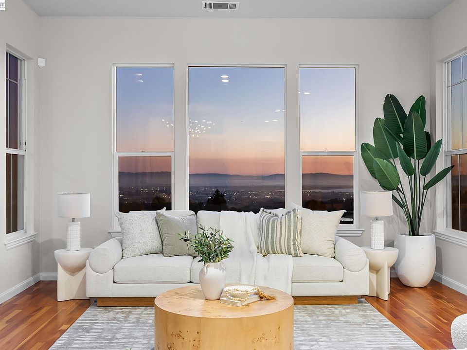 1st image of 8249 Skyline Cir