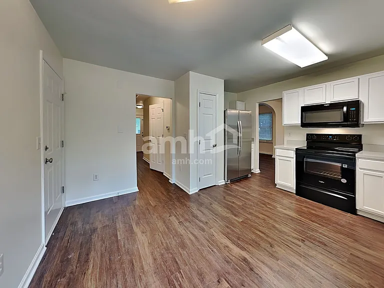 4401 Cobble Creek Ln — Photo 4