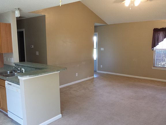 5th image of 108 Everett Park Dr