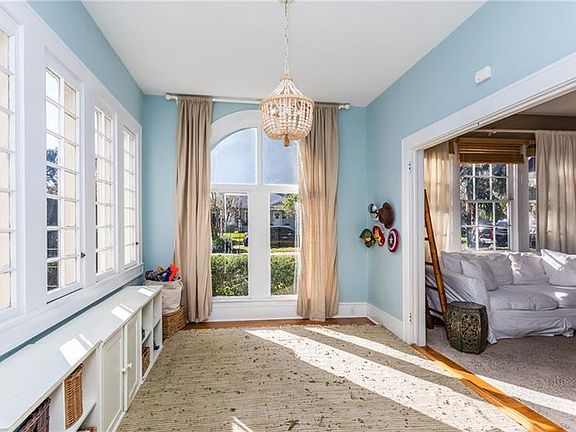 4th image of 627 Park Lake St
