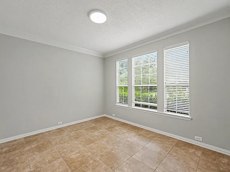 79 Chipwyck Way — Photo 6