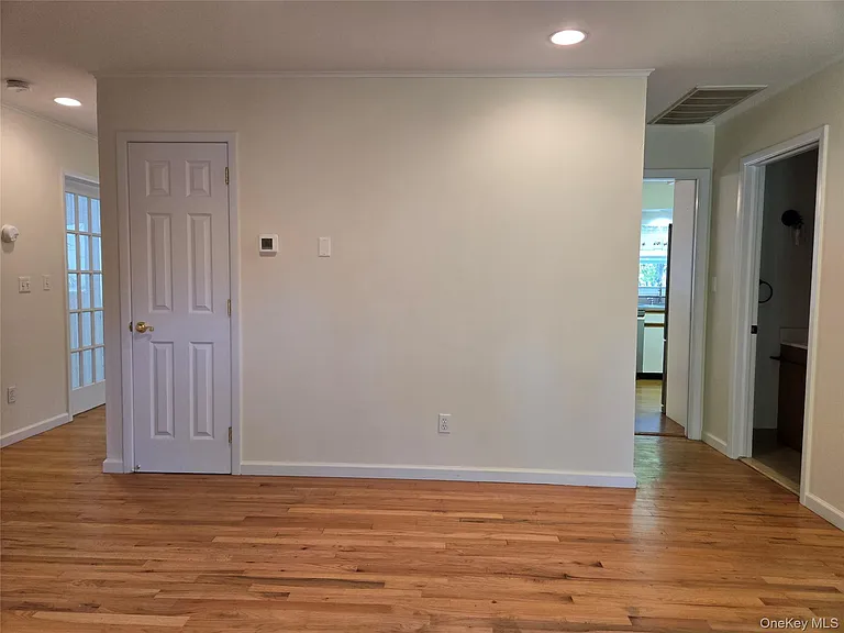 2758 N Cedar Ave — Photo 10