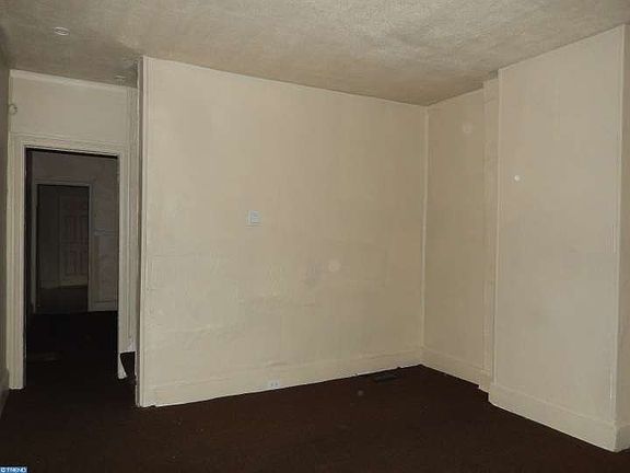 3rd image of 1712 W 2nd St