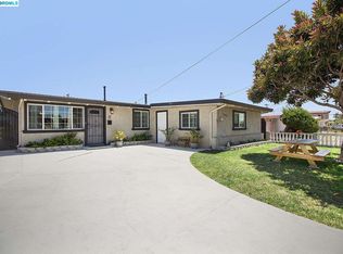 27456 Calaroga Ave, Hayward, CA 94545