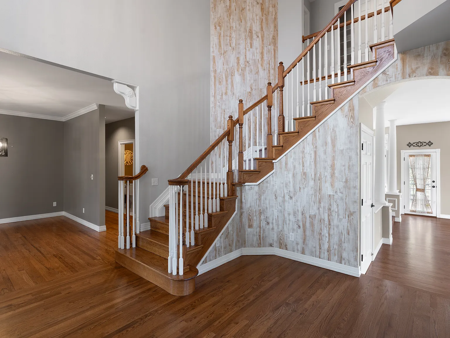 5 bed, 4700 sqft, $5,700 — Photo 4