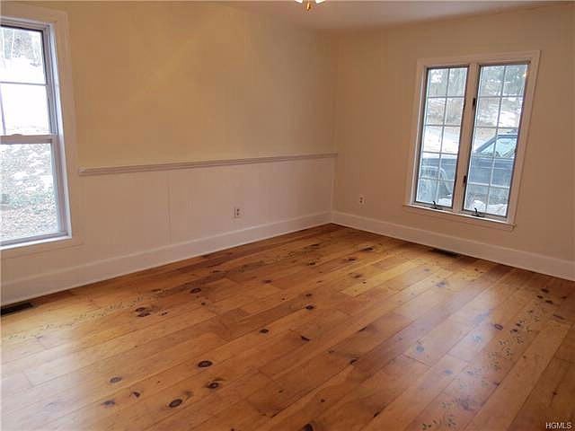 2nd image of 41 Prospect St