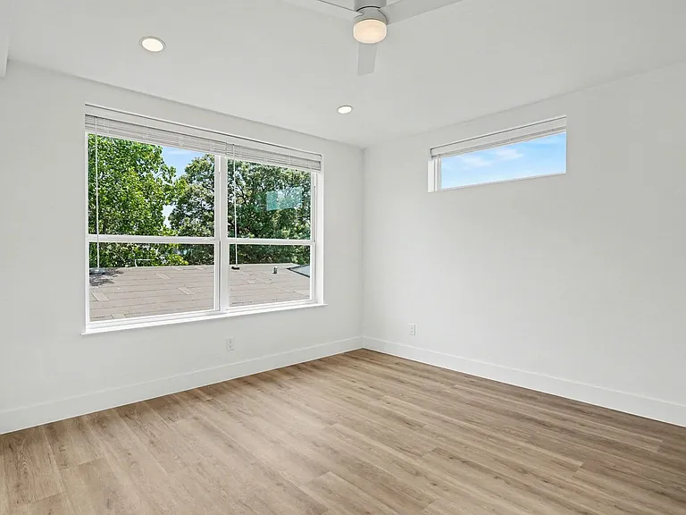 2217 N Fitzhugh Ave #303 — Photo 24
