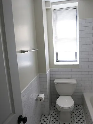 Rented by Velsor Realty | media 16