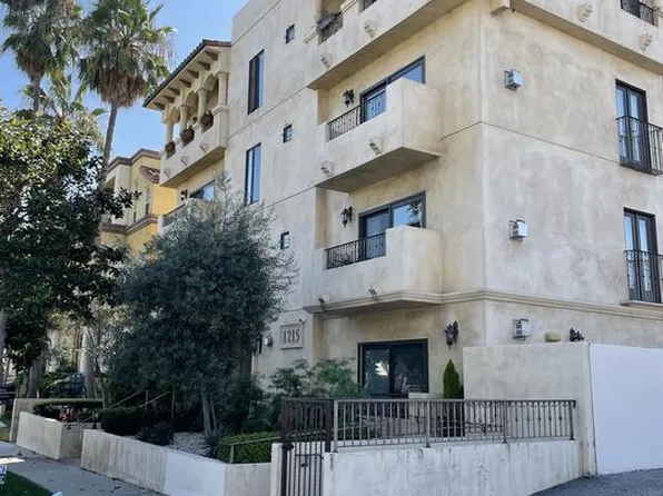 1215 Armacost Ave APT 102, Los Angeles, CA 90025