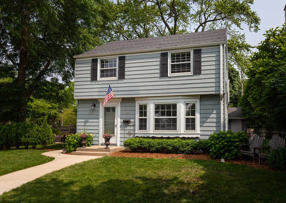 1st image of 600 E Beaumont Ave