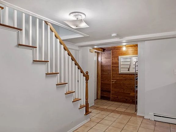5th image of 33 Derby Rd #B