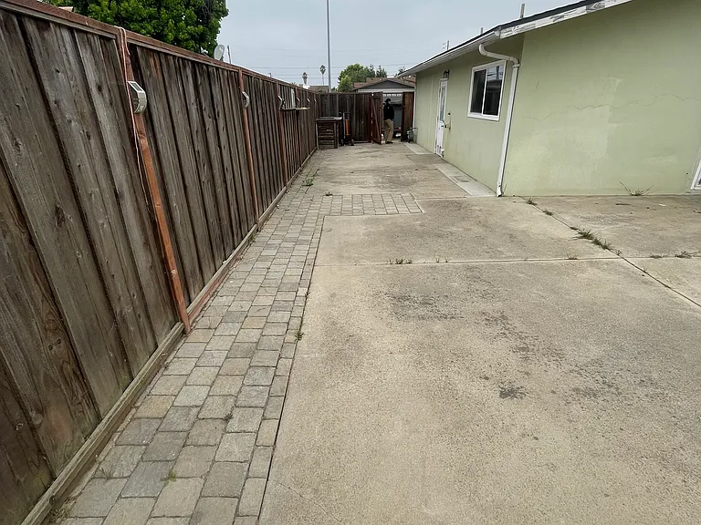 1534 Ventura Way — Photo 18
