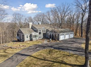 1350 Hesse Farm Rd, Chaska, MN 55318