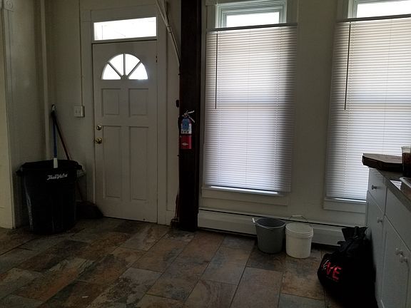 2nd image of 1104 6th St #1