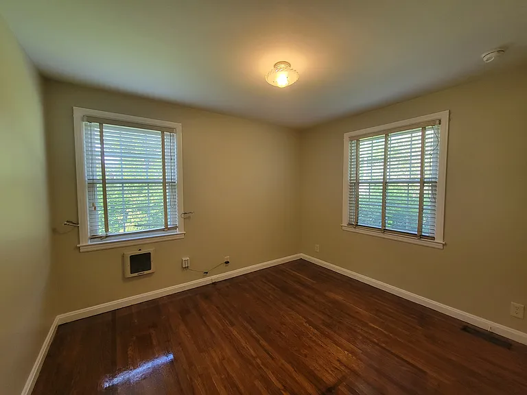 200 Graylynn Dr — Photo 11