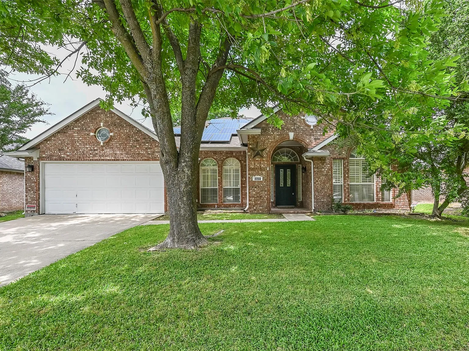 5601 Belle Chasse Ln — Photo 1