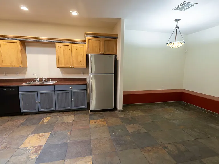 1635 Spruce Ave — Photo 12