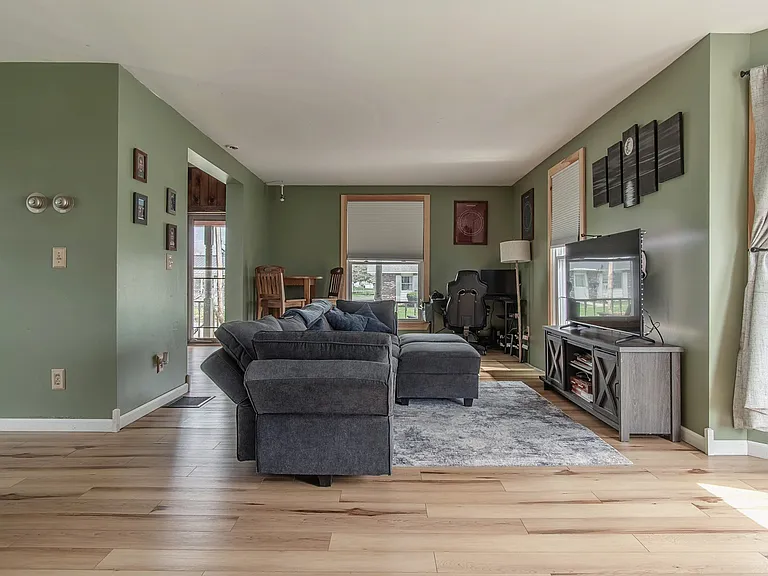 259 N California Ave — Photo 8