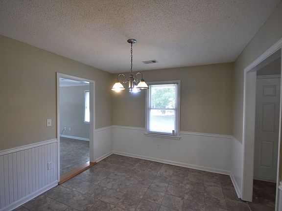 4th image of 50 Tanglewood Ct