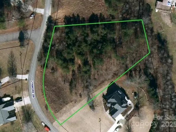 1956 Lynmore Dr #9, Sherrills Ford, NC 28673
