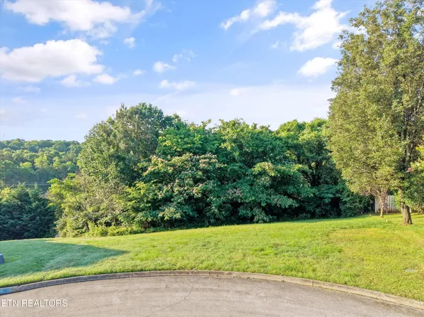 1915 Dobson Park Ln, Knoxville, TN 37922