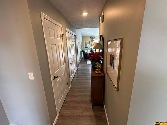 4th image of 502 Spring View Cir