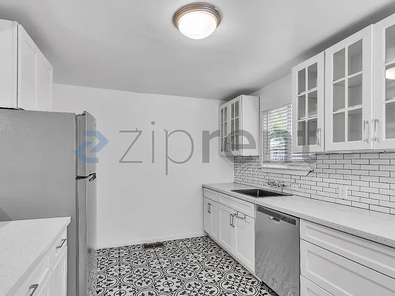 3404 Delaware St #3400 — Photo 9