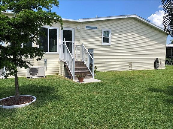 3rd image of 413 Longwood Dr