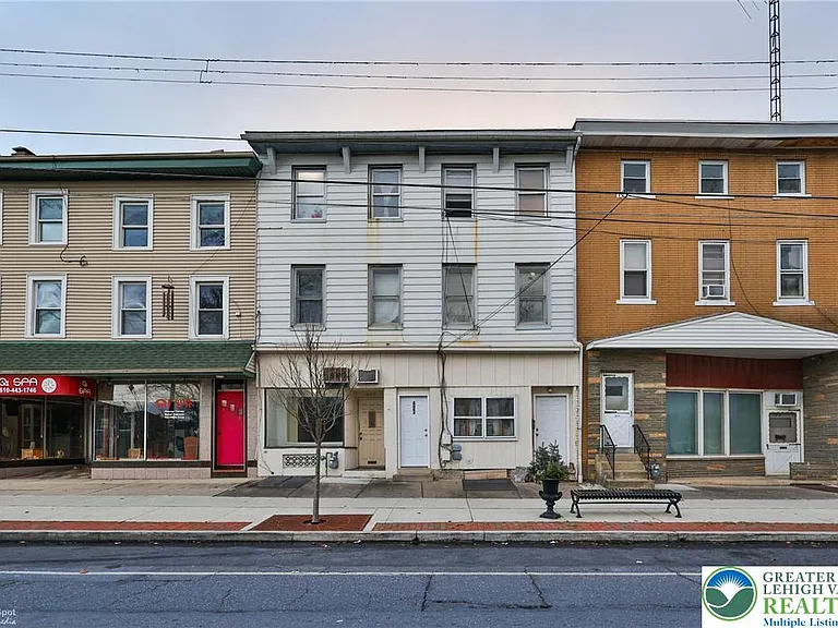 423 Front St #2 — Photo 1