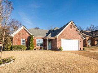 195 Village Dr, Oakland, TN 38060