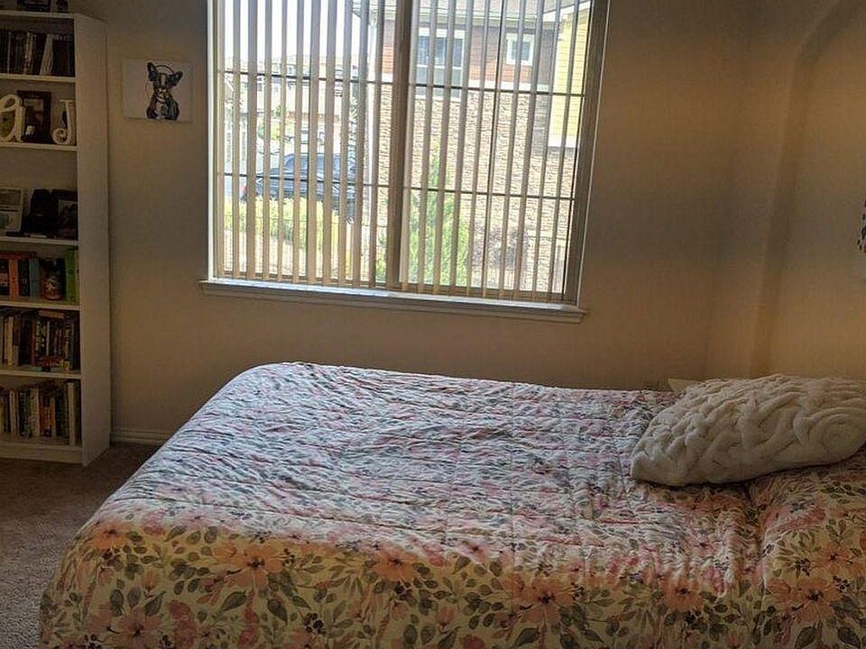 2nd image of 13660 Via Varra Rd #211
