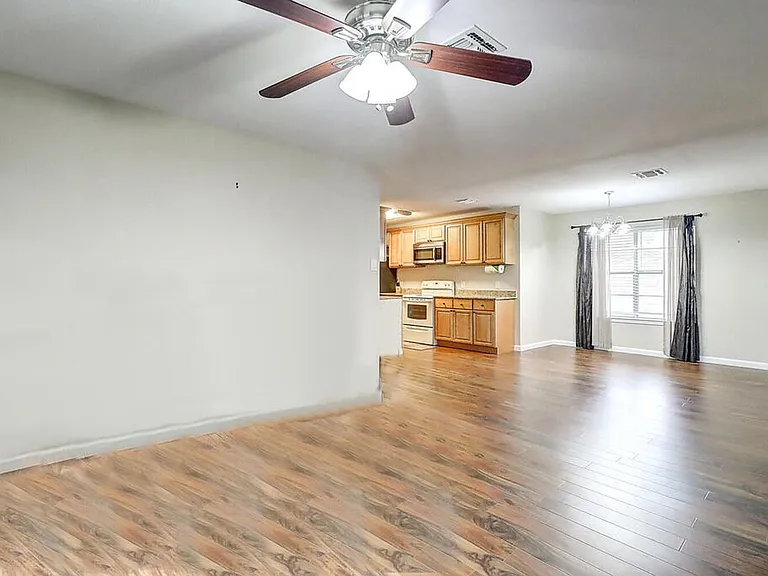 1011 Ennis Joslin 234 — Photo 16