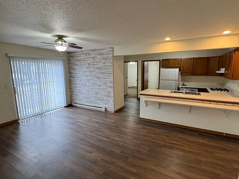 90 E Gridley Ave — Photo 19