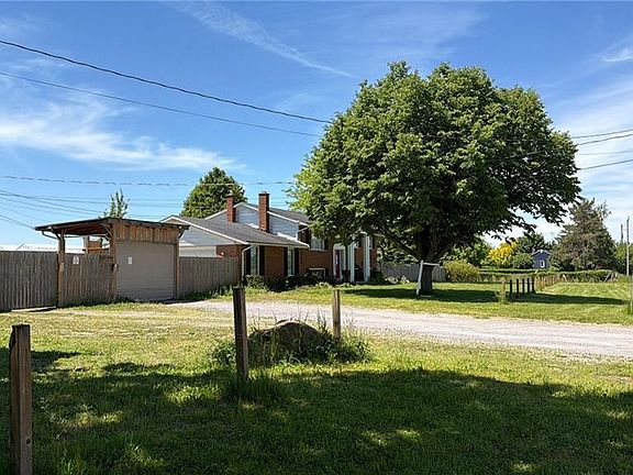 2nd image of 1273 Larkin Rd E #1269