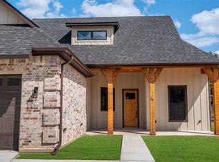 30 Rainbow Dr, Malakoff, TX 75148