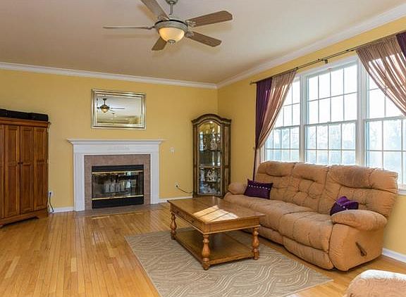 5th image of 15 Hynard Pl