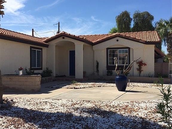 2nd image of 1584 De Angelis Ave