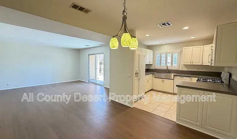 45374 Sunset Ln — Photo 3