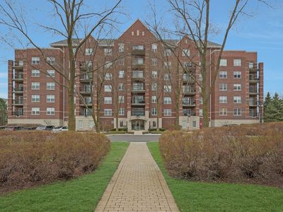 470 W Mahogany Ct UNIT 202, Palatine, IL, 60067