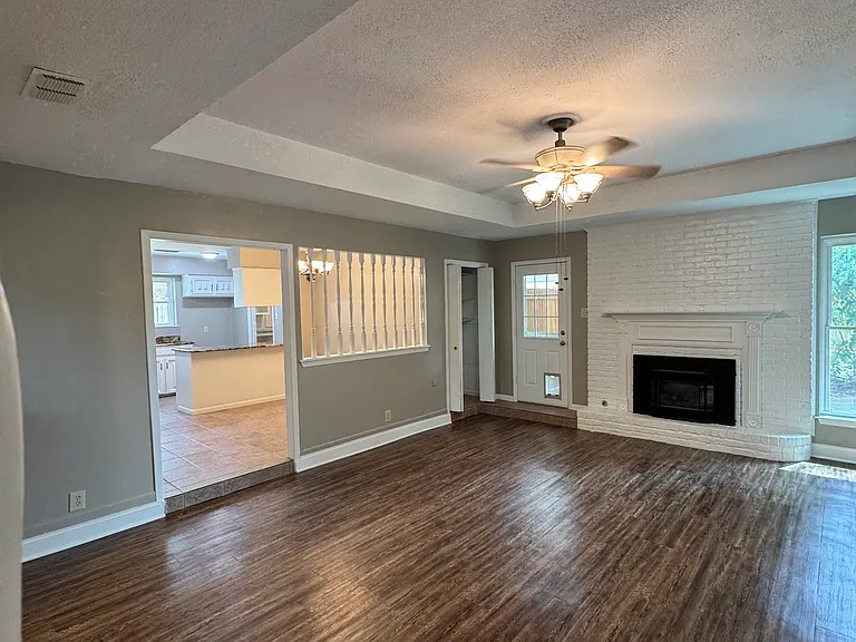 8304 Oxford Dr — Photo 7