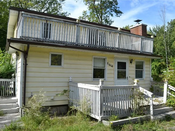 8614 Brennen Rd, Angola, NY 14006